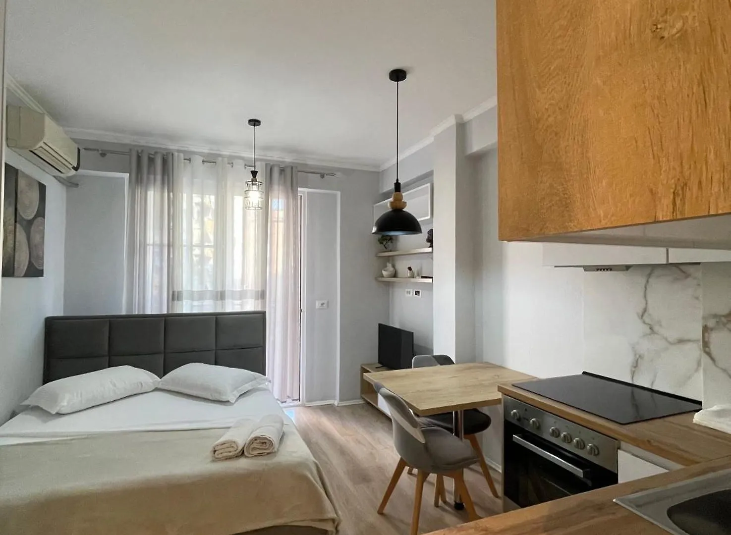 Tirana Sunshine Apartment 0*,  Albania